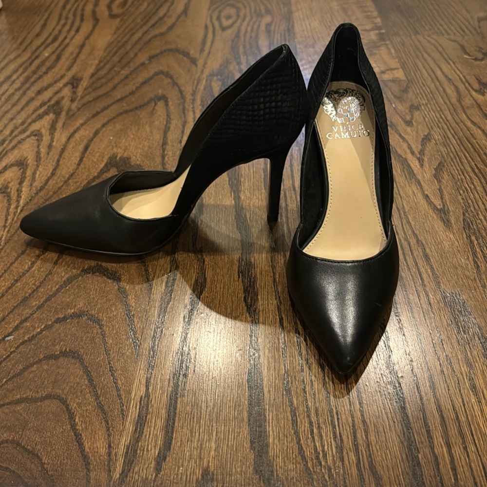 Vince Camuto black pumps